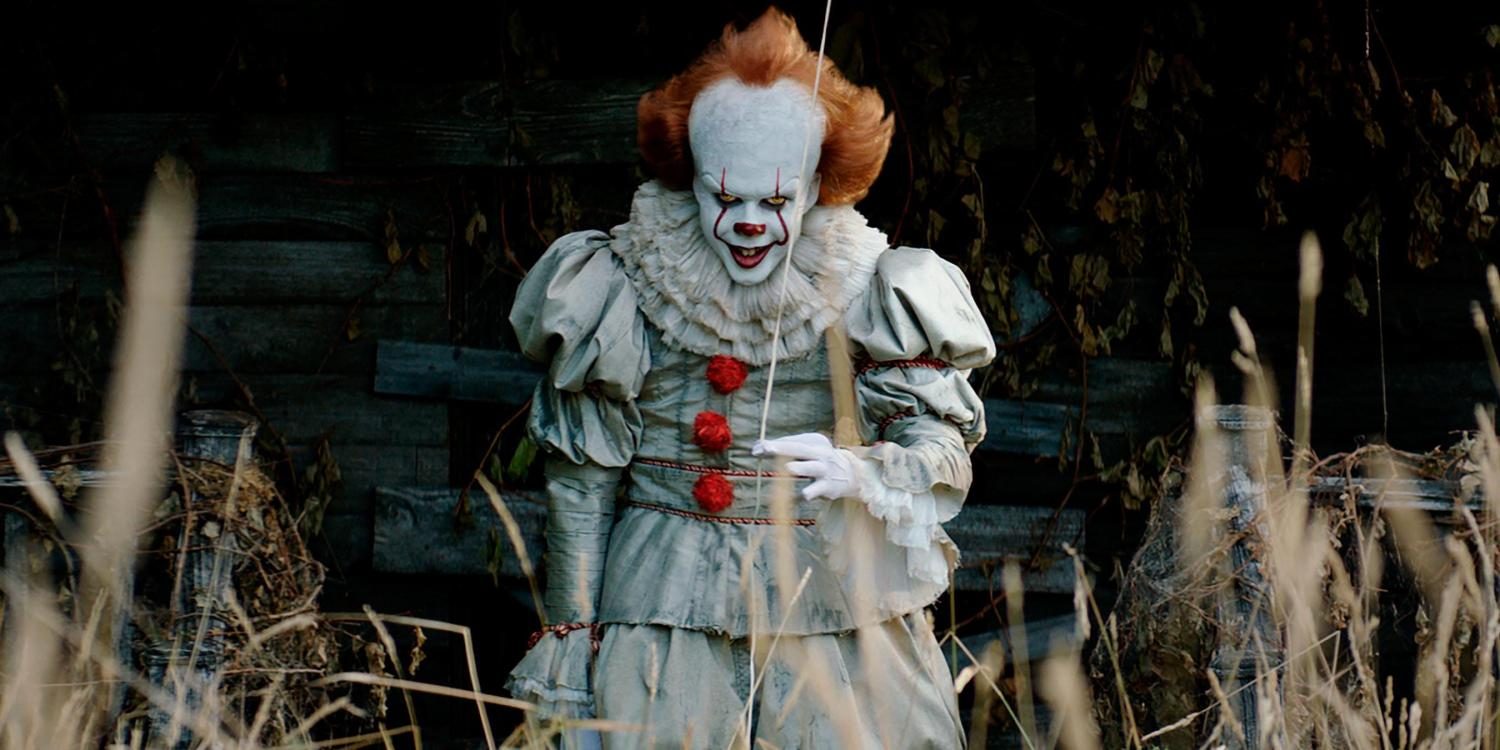 Bill Skarsgard plays the terrifying Pennywise the Clown in Stephen Kings IT.