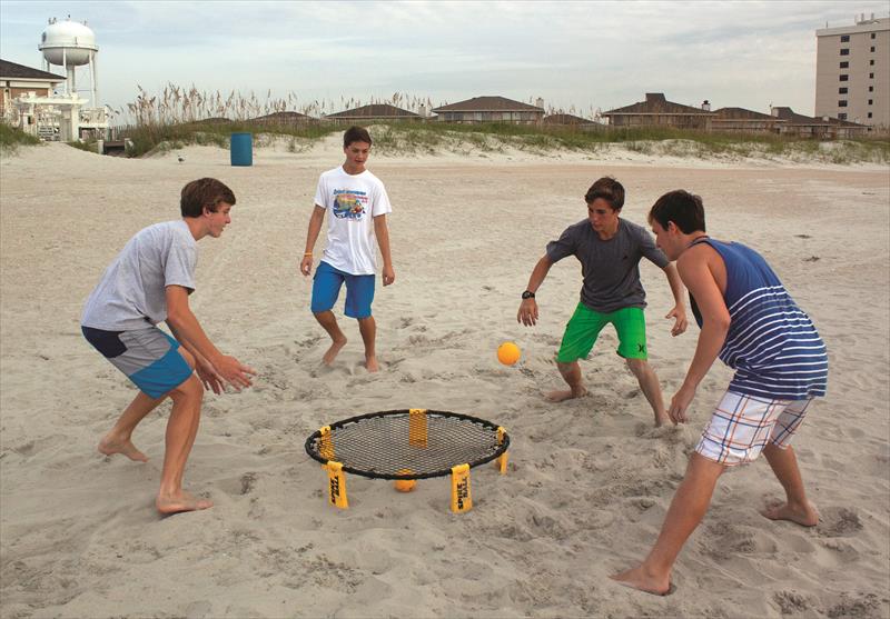 First+introduced+in+2015%2C+Spikeball+has+made+a++reemergence+and+is+sweeping+the+nation.++