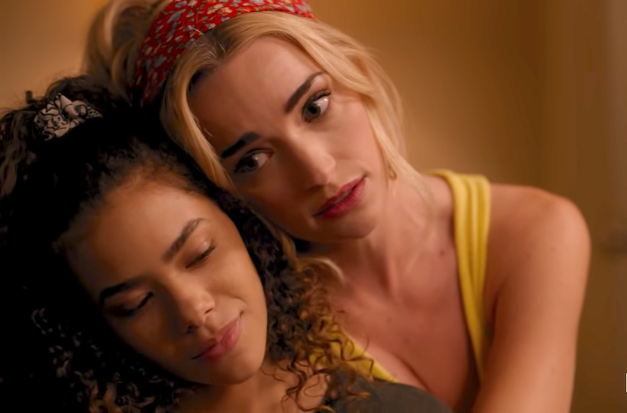 Antonia Gentry (left) and Brianne Howey star as Ginny and Georgia in the Netflix series that examines the mother/daughter relationship.