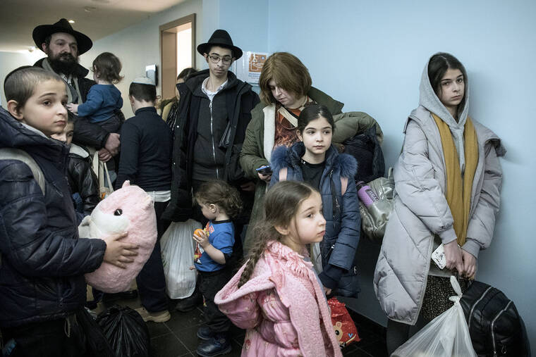 Jewish+Ukrainian+refugees+arrive+at+a+Berlin+shelter.