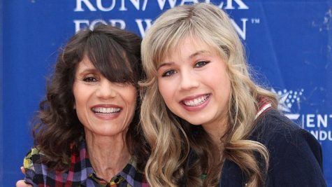 Former child star Jeanette McCurdy (right) alleges abuse at the hands of her her mother Debbie McCurdy (left) in her recently released memoir  I’m Glad My Mom Died.