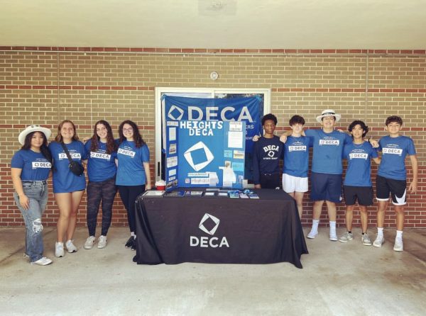 DECA officers showcase their hospitality achievements at the Freshmen Invasion 